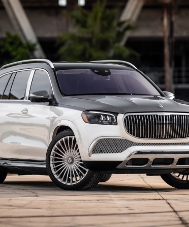 Maybach Mornings and Rolls-Royce Spectre Nights in South Florida blog image