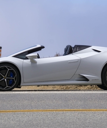 Miami’s Luxury Revolution: The Rise of Open-Top Supercars blog image