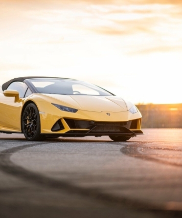 Lamborghini Huracán EVO Spyder: Unfiltered Power Under the Sun blog image