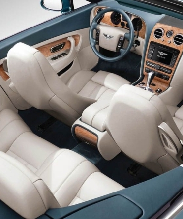 Luxury Car Delivery in Miami That Comes to You blog image
