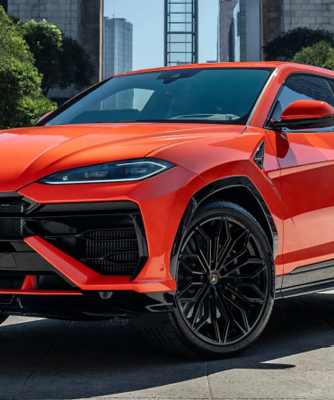 Miami’s Roaring Beasts: Lamborghini Rentals blog image