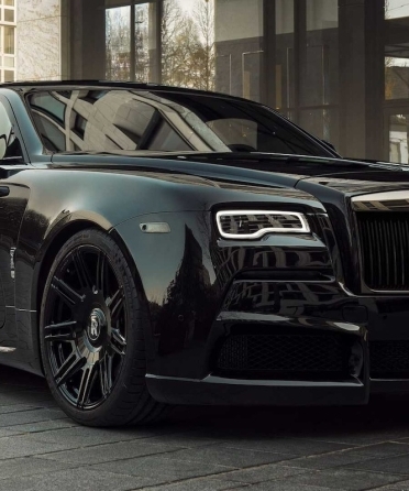 Plan the Perfect Miami Getaway: Where to Go in a Rolls-Royce, Bentley, or McLaren blog image