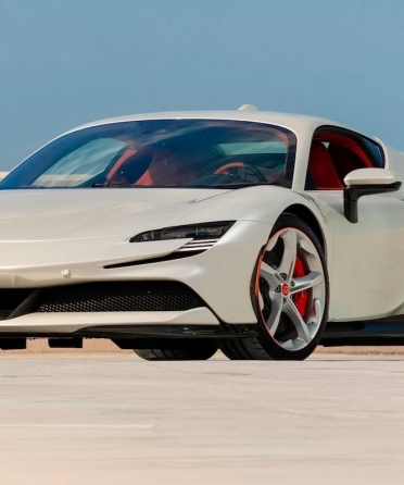 Miami Ferrari Weekend: Which Prancing Horse Is Right for You? blog image