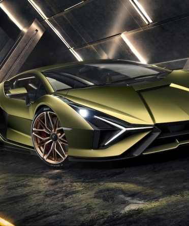 Festive Lights & Supercar Nights: Lamborghini Holiday in Miami blog image
