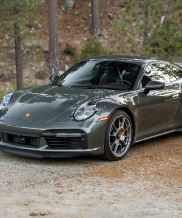 Porsche 911 Performance in Miami: Every Curve, Every Pulse, Every Drive blog image