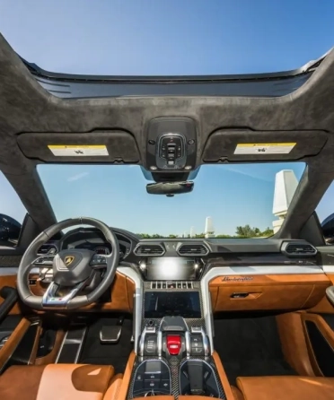 Experience Miami Like Never Before: Lamborghini Rentals blog image