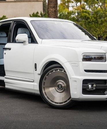 Miami’s Most Luxurious SUV: Rent the Rolls-Royce Cullinan blog image