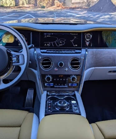 The Pinnacle of Prestige: Rolls-Royce Cullinan Rental South Florida blog image