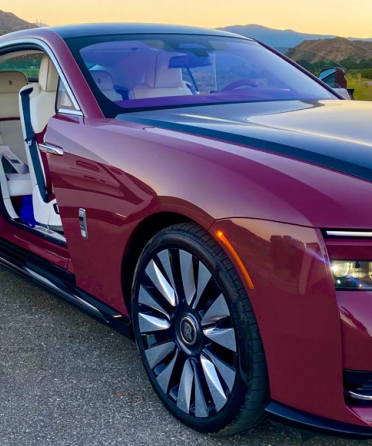 Miami’s First Electric Icon: Rent a Rolls-Royce Spectre blog image