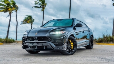 Lamborghini Urus Black w/ White Interior car image