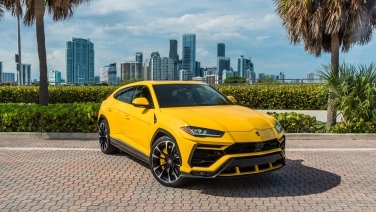 Lamborghini Urus Yellow car image