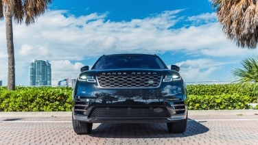 Land Rover Velar R Dynamic Black gallery image 1