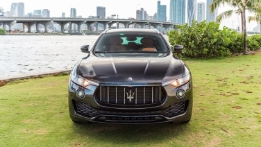 Maserati Levante Q4 Black gallery image 2