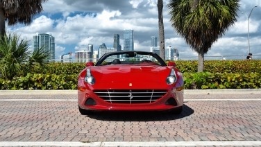  Ferrari California T gallery image 1