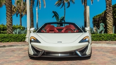 McLaren 570s Spider gallery image 1