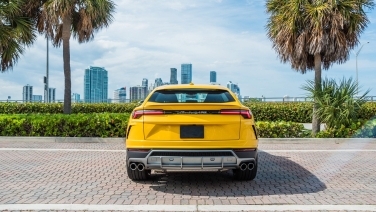 Lamborghini Urus Yellow gallery image 2