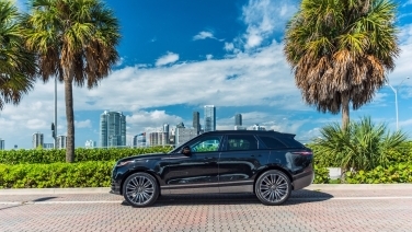Land Rover Velar R Dynamic Black gallery image 3