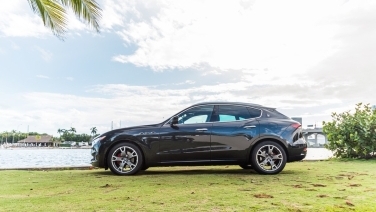 Maserati Levante Q4 Black gallery image 3