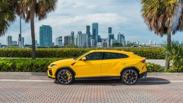Lamborghini Urus Yellow gallery image 4