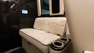 8-passenger Mercedes Benz Sprinter Limo gallery image 2