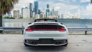 Porsche 911 Carrera S 992 gallery image 4