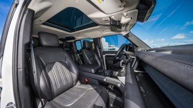 Land Rover Defender White gallery image 7