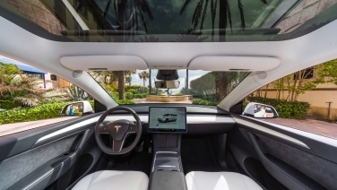  Tesla Model Y Dual Motor White gallery image 8