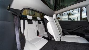  Tesla Model Y Dual Motor White gallery image 7
