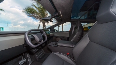 Tesla Cybertruck AWD gallery image 7