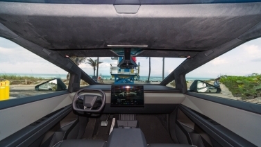 Tesla Cybertruck AWD gallery image 8