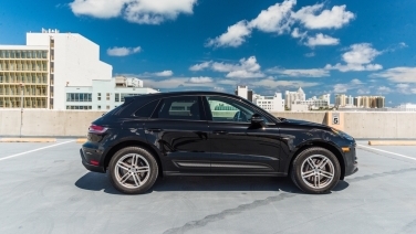 Porsche Macan Black gallery image 1