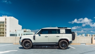 Land Rover Defender White gallery image 1