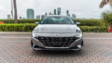 Hyundai Elantra Grey gallery image 3