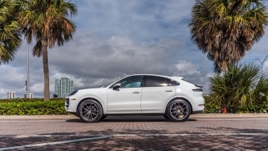 Porsche Cayenne Coupe White gallery image 1