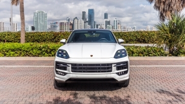 Porsche Cayenne Coupe White gallery image 5