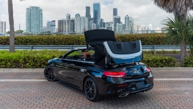Mercedes-Benz C300 Convertible Black gallery image 2