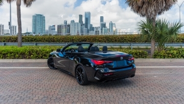 BMW 440i Convertible Black gallery image 2