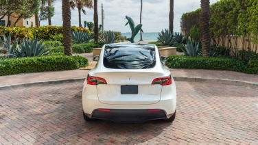  Tesla Model Y Dual Motor White gallery image 4
