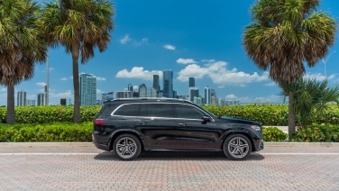 Mercedes-Benz GLS450 Black gallery image 2