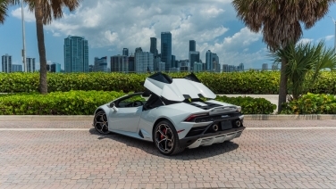 Lamborghini Huracan EVO Spyder Bianco Icarus gallery image 6