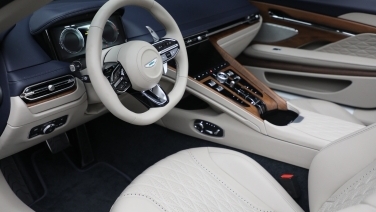 Aston Martin DB12 gallery image 3