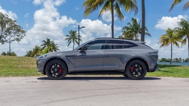 Aston Martin DBX gallery image 1