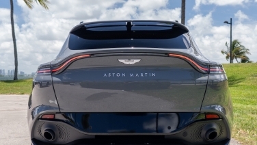 Aston Martin DBX gallery image 6