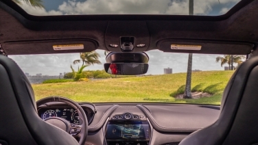 Aston Martin DBX gallery image 7