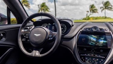 Aston Martin DBX gallery image 9