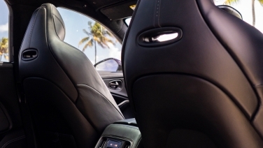 Aston Martin DBX gallery image 11