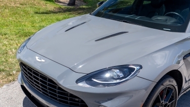 Aston Martin DBX gallery image 4