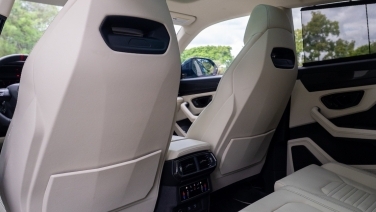 Lamborghini Urus SE Green gallery image 8