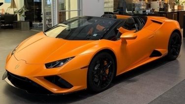 Lamborghini Huracán EVO Spyder Arancio Borealis car image