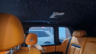 Rolls-Royce Cullinan Black gallery image 2